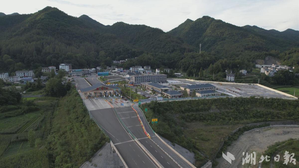 鹤峰高速最新动态，驾驭变化，自信前行
